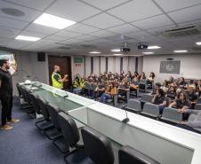 Porto de Paranaguá recebe mulheres da Cooperativa Agrária em visita técnica