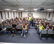 Porto de Paranaguá recebe mulheres da Cooperativa Agrária em visita técnica