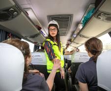 Porto de Paranaguá recebe mulheres da Cooperativa Agrária em visita técnica