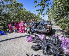 Mutirão de limpeza de manguezais da Portos do Paraná recolhe mais de 600 quilos de resíduos 