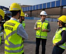 Participantes do 31º CooperaPortos visitam cais do Porto de Paranaguá