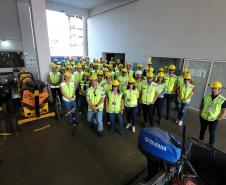 Participantes do 31º CooperaPortos visitam cais do Porto de Paranaguá