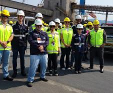 Participantes do 31º CooperaPortos visitam cais do Porto de Paranaguá