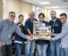 Colaboradores da Portos do Paraná comemoram pentacampeonato com troféu itineranteColaboradores da Portos do Paraná comemoram pentacampeonato com troféu itinerante