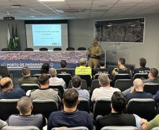 Portos do Paraná promove diálogo sobre direitos das mulheres com homens