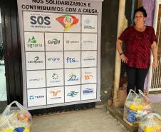 Comunidade portuária paranaense entrega cestas básicas para famílias atingidas por enchentes no RS