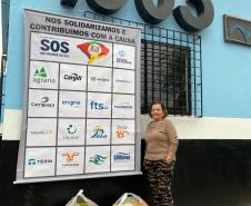 Comunidade portuária paranaense entrega cestas básicas para famílias atingidas por enchentes no RS