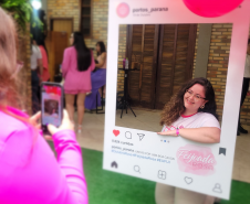 Mulheres prestigiam Feijoada Rosa da Portos do Paraná