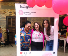 Mulheres prestigiam Feijoada Rosa da Portos do Paraná