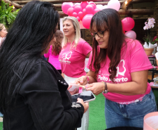 Mulheres prestigiam Feijoada Rosa da Portos do Paraná