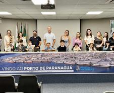 Portos do Paraná realiza ação com filhos de portuários em homenagem ao Dia das Crianças
