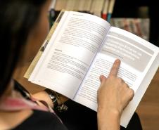 Advogada da Portos do Paraná assina capítulo em livro de referência nacional para logística farmacêutica 