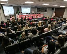 Emoção e informação marcam celebração do Outubro Rosa na Portos do Paraná