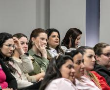 Emoção e informação marcam celebração do Outubro Rosa na Portos do Paraná