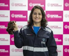 Portuários do Paraná doam cabelos para campanha Outubro Rosa