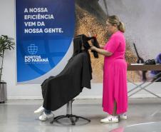 Portuários do Paraná doam cabelos para campanha Outubro RosaPortuários do Paraná doam cabelos para campanha Outubro Rosa
