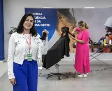 Portuários do Paraná doam cabelos para campanha Outubro Rosa
