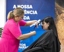 Portuários do Paraná doam cabelos para campanha Outubro Rosa