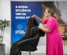 Portuários do Paraná doam cabelos para campanha Outubro Rosa