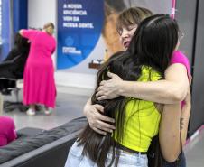 Portuários do Paraná doam cabelos para campanha Outubro Rosa
