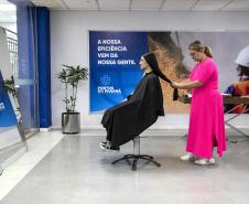 Portuários do Paraná doam cabelos para campanha Outubro Rosa