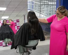Portuários do Paraná doam cabelos para campanha Outubro Rosa