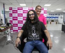 Portuários do Paraná doam cabelos para campanha Outubro Rosa