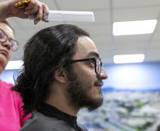 Portuários do Paraná doam cabelos para campanha Outubro Rosa
