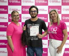 Portuários do Paraná doam cabelos para campanha Outubro Rosa