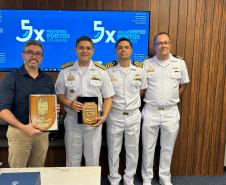 Comitiva da Marinha do Brasil visita o Porto de Paranaguá