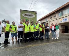 Cestas básicas arrecadadas na Corrida do Porto são distribuídas em Paranaguá