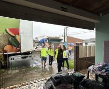 Cestas básicas arrecadadas na Corrida do Porto são distribuídas em Paranaguá