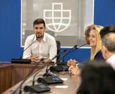 Associação de Terminais estreita relações com os portos paranaenses