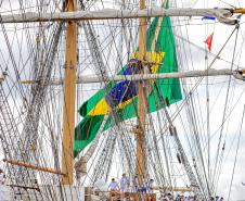 Veleiros da Marinha comemoram Dia do Marinheiro no Paraná