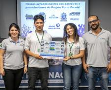 Vencedores do concurso Porto Escola 2024 passeiam de barco pela Baía de Paranaguá