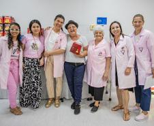 Pacientes da Unidade Erasto Gaertner recebem doações da Corrida do Porto