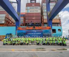 Porto de Paranaguá bate recorde histórico de movimentação de contêineres