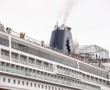 Com mais de 2 mil pessoas a bordo, MSC Armonia desembarca em Paranaguá