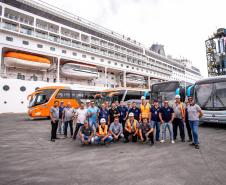 Com mais de 2 mil pessoas a bordo, MSC Armonia desembarca em Paranaguá