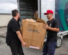 Meia tonelada de uniformes antigos da Portos do Paraná será transformada em mantas