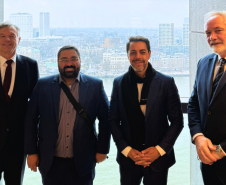 Presidente do Conselho Administrativo dos Portos Paranaenses visita maior porto europeu