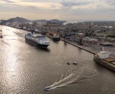 Navio de cruzeiro Vasco da Gama atraca no Porto de Paranaguá