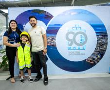 Familiares de portuários participam de visita guiada ao Porto de Paranaguá