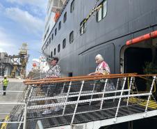 Navio de cruzeiro Vasco da Gama atraca no Porto de Paranaguá