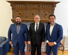 Presidente do Conselho Administrativo dos Portos Paranaenses visita maior porto europeu