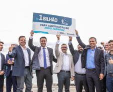 Governador anuncia investimento de R$ 1 bi no Píer em "T" na festa dos 90 anos do Porto de Paranaguá