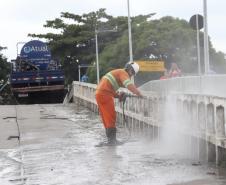 Portos do Paraná realiza limpeza da Ponte dos Valadares para ação artística