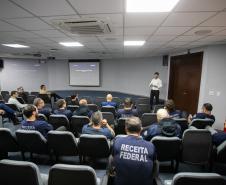 Auditores da Receita Federal visitam instalações do Porto de Paranaguá