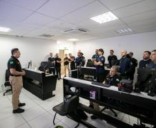 Auditores da Receita Federal visitam instalações do Porto de Paranaguá