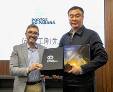 China acena para a possibilidade de novos projetos no Porto de Paranaguá